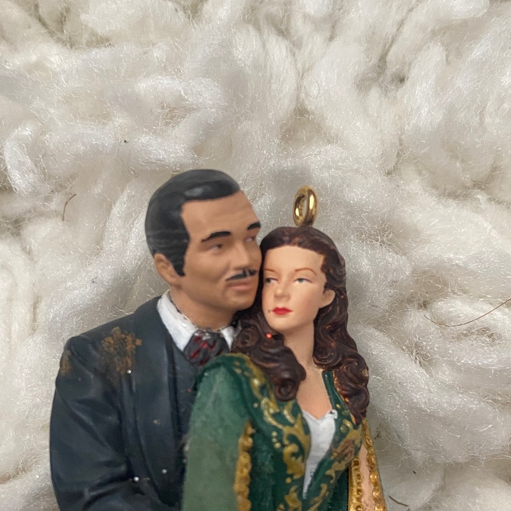 Vintage hallmark gone with the wind 2004 Scarlett o’Hara & Rhett Xmas ornament - Picture 13 of 16
